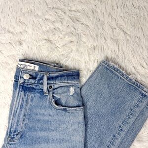 Abercrombie & Fitch ‘90s Straight ultra high rise blue jeans, ripped knees